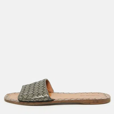 Pre-owned Bottega Veneta Metallic Grey Intrecciato Leather Flat Slides Size 39