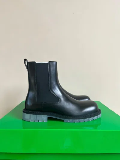 Pre-owned Bottega Veneta Mid Top Leather Boots In Black