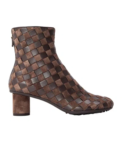 Bottega Veneta Minimalist Ankle Boots In Brown