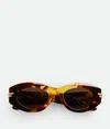 Bottega Veneta Ovale Mitre Sonnenbrille In Havana/brown