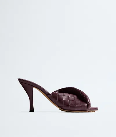 Bottega Veneta Sophisticated Mini Flat With Folded Tail And Slip-on Design In Multi