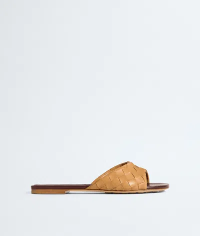 Bottega Veneta Livia Flat Mule In Brown