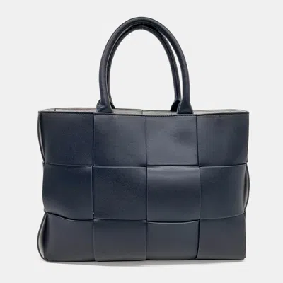 Pre-owned Bottega Veneta Navy Blue Leather Arco Tote And Shoulder Bag