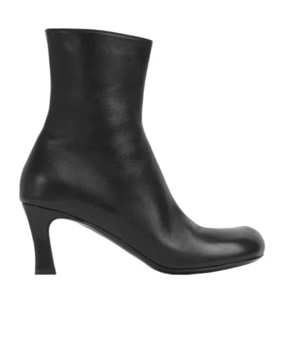 Bottega Veneta Nico Leather Ankle Boots In Black