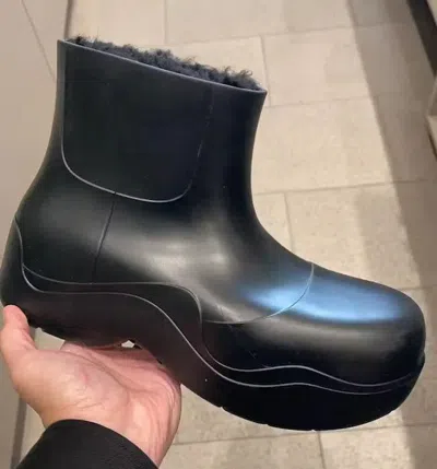 Pre-owned Bottega Veneta Oc11z0923 Puddle Shearling Boots In Black