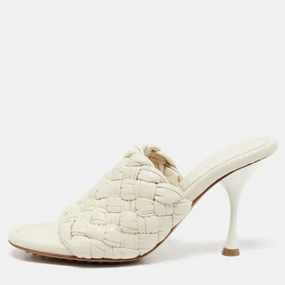 Pre-owned Bottega Veneta Off White Intrecciato Leather Dot Wave Slide Sandals Size 40