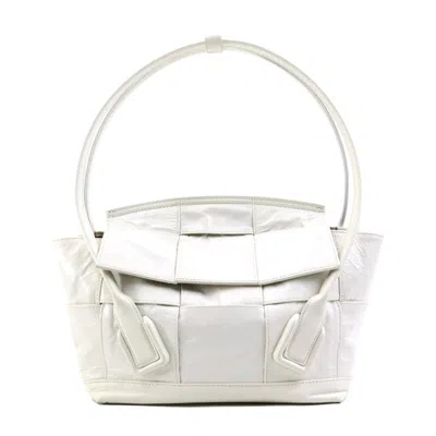 Pre-owned Bottega Veneta Off-white Leather Shoulder Bag ()
