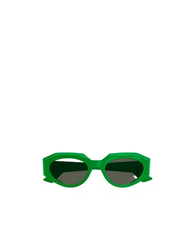 Bottega Veneta Oval-frame Tinted Sunglasses In Green