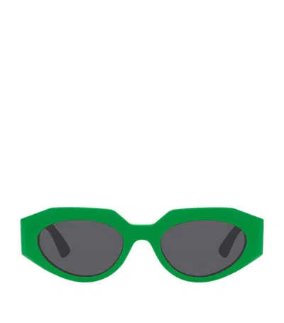 Bottega Veneta Oval Sunglasses In Green