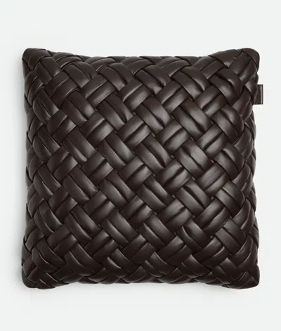Bottega Veneta Doppeltes Gepolstertes Intreccio Kissen In Fondant