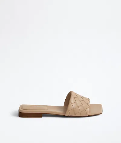 Bottega Veneta Parco Flat Mule In Neutral