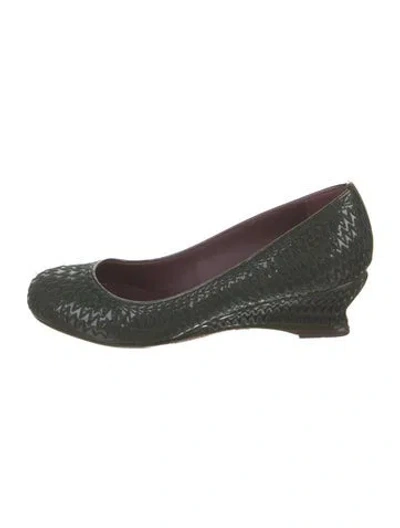 Pre-owned Bottega Veneta Patent Leather Pumps In Green