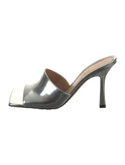 Pre-owned Bottega Veneta Patent Leather Slides