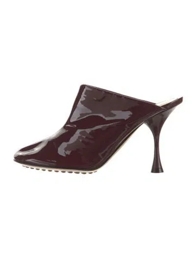 Pre-owned Bottega Veneta Patent Leather Slides In Burgundy