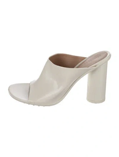 Pre-owned Bottega Veneta Patent Leather Slides In Neutral