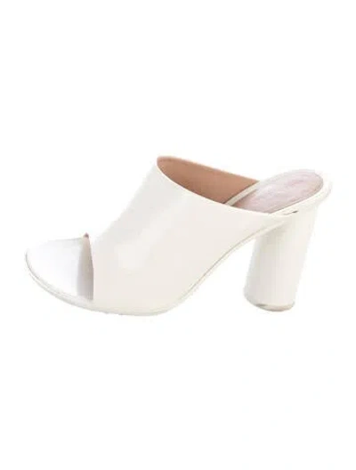 Pre-owned Bottega Veneta Patent Leather Slides In Neutrals