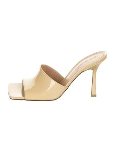 Pre-owned Bottega Veneta Patent Leather Slides In Neutrals
