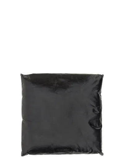 Bottega Veneta Pillow Clutch Bag In Black