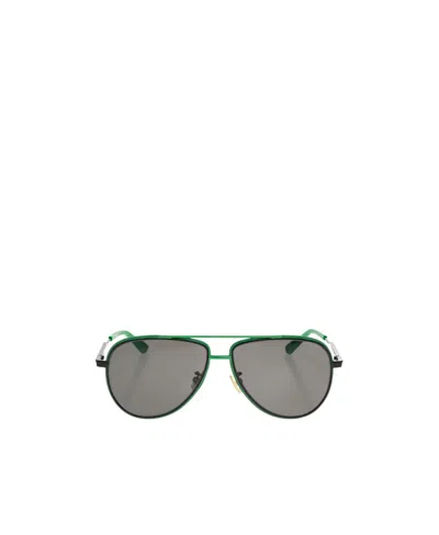 Bottega Veneta Pilot Sunglasses In Gray