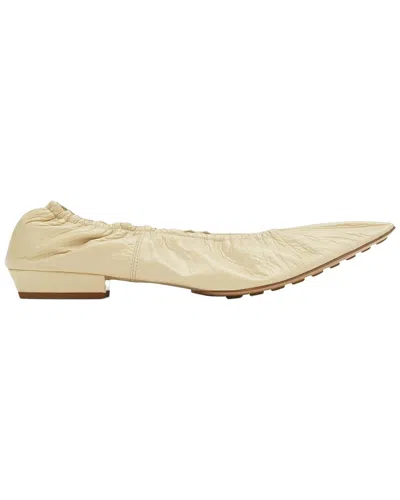 Bottega Veneta Pointed-toe Leather Ballet Flat In Neutral