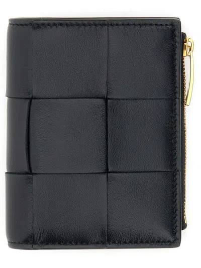 Bottega Veneta Portafoglio Bi-fold Con Zip Small In Black