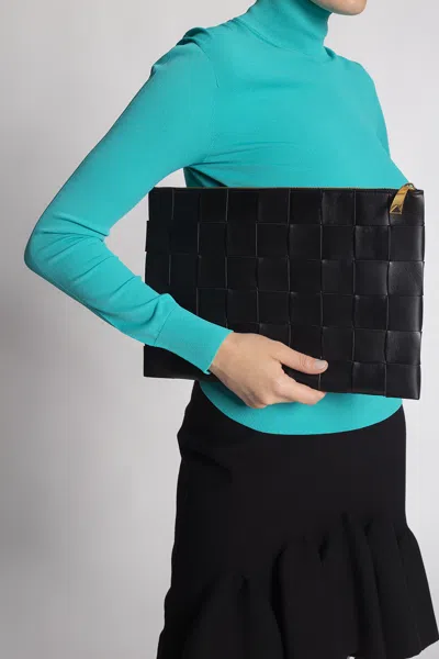Bottega Veneta 'pouch' Clutch In Black