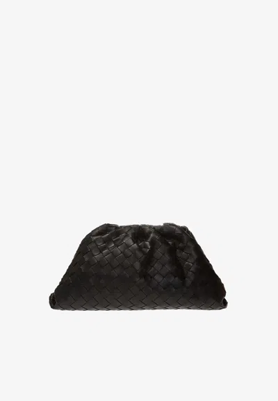 Bottega Veneta Pouch In Intrecciato Leather In Black