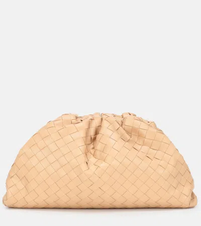 Bottega Veneta Pouch Intrecciato Leather Clutch In Beige