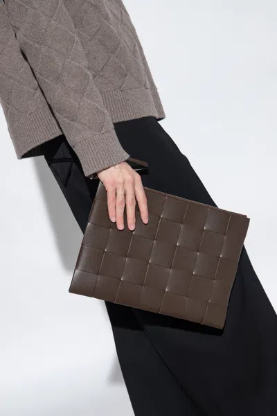 Bottega Veneta ‘pouch Large' Leather Handbag In Brown