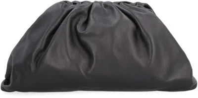 BOTTEGA VENETA BOTTEGA VENETA POUCH LEATHER CLUTCH