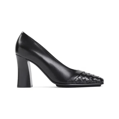 Bottega Veneta 95 Intreccio Leather Pumps In Black
