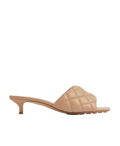 Bottega Veneta 45mm Padded Metallic Leather Sandals In Cane Sugar