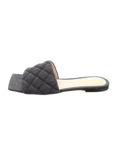 Pre-owned Bottega Veneta Quilted Pattern Denim Slides In Blue