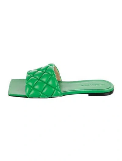 Pre-owned Bottega Veneta Quilted Pattern Leather Slides In Green