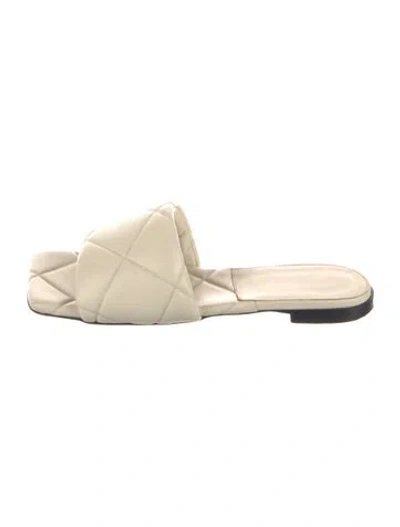 Pre-owned Bottega Veneta Quilted Pattern Leather Slides In Neutrals