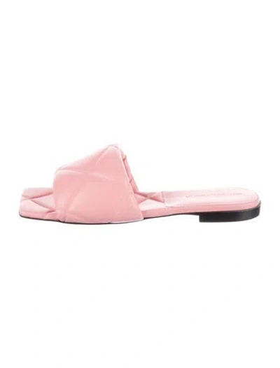 Pre-owned Bottega Veneta Quilted Pattern Leather Slides In Pink