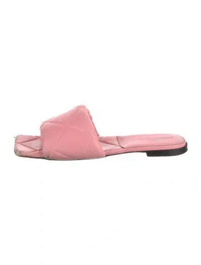 Pre-owned Bottega Veneta Quilted Pattern Leather Slides In Pink