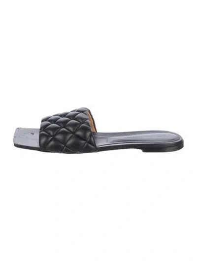 Pre-owned Bottega Veneta Quilted Pattern Slides In Black