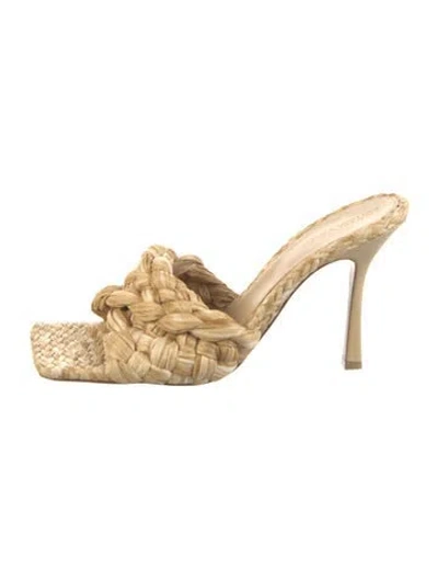 Pre-owned Bottega Veneta Raffia Mules In Neutral