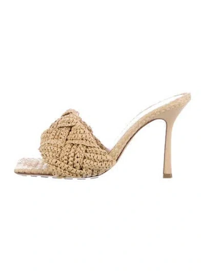 Pre-owned Bottega Veneta Raffia Slides In Neutrals