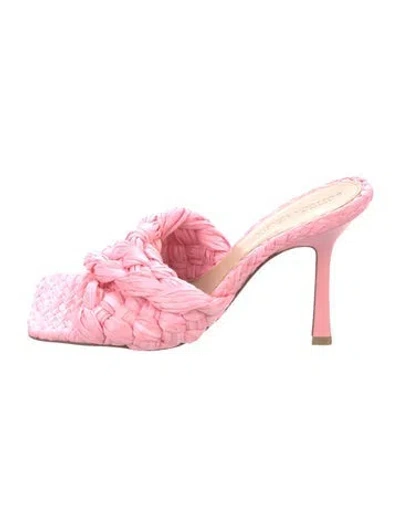 Pre-owned Bottega Veneta Raffia Slides In Pink
