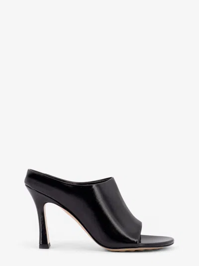 Bottega Veneta Rana Leather Mule With Heel In Black