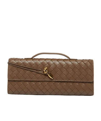 Bottega Veneta Medium Leather Andiamo Clutch Bag In Green