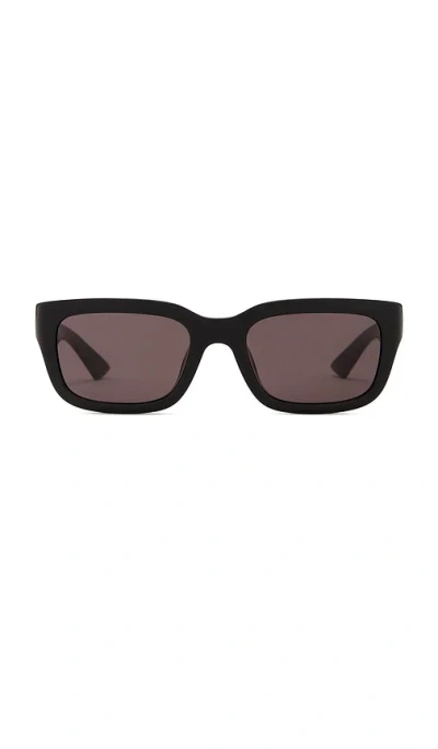 Bottega Veneta Full Frame Sunglasses In Black