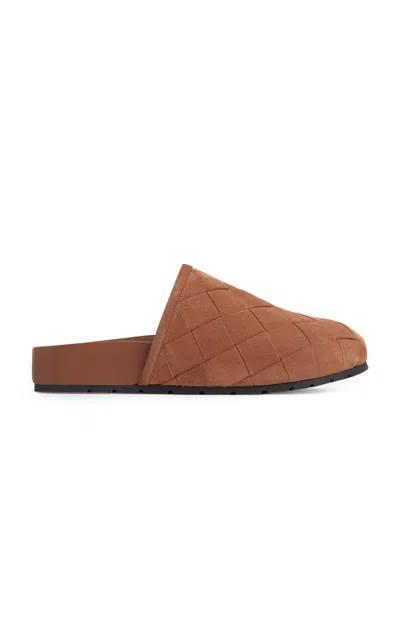 Bottega Veneta Reggie Intrecciato Suede Clogs In Tan