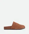 Bottega Veneta Reggie Intrecciato Suede Clogs In Caramel