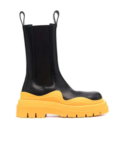 Bottega Veneta Ridged-sole Round-toe Boots In Black