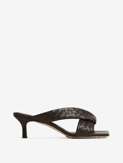 Bottega Veneta Riva Micro Woven Nappa Leather Kitten-heel Sandals In Burgundy