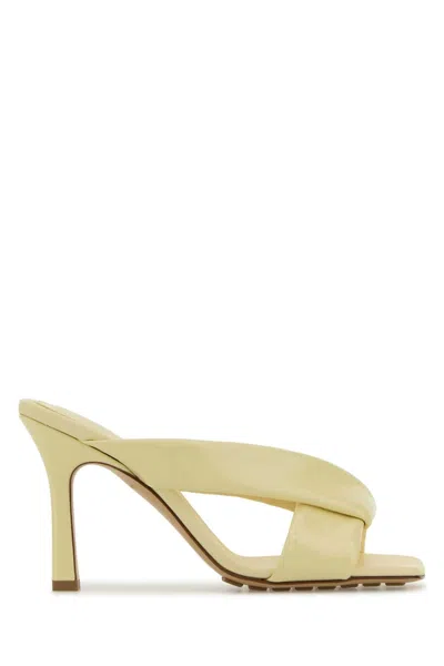 Bottega Veneta Pastel Yellow Leather Riva Flat Sandals In Multi