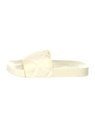Pre-owned Bottega Veneta Rubber Flats In Neutral